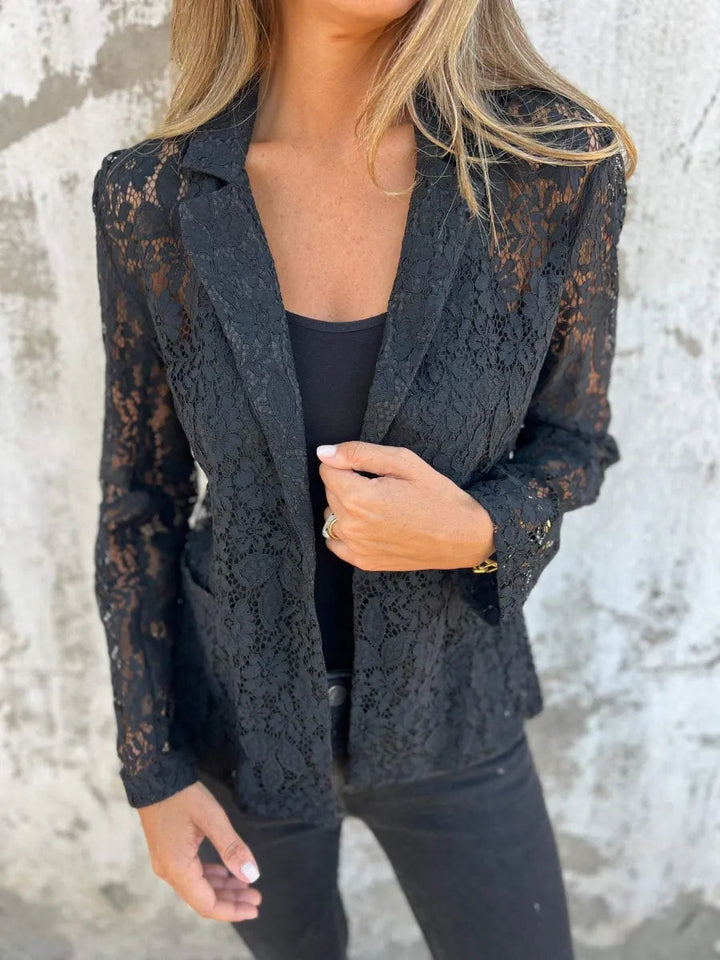 Naemi Blazer – Tidlös elegans i spets