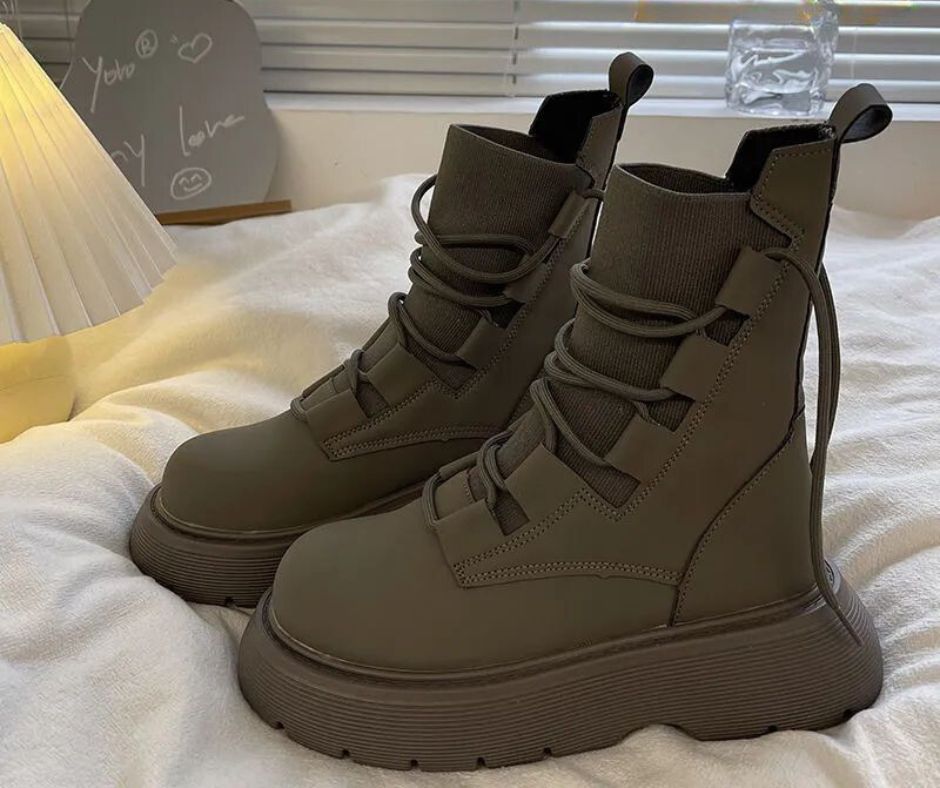 ModiBoots - Chunky Lace-Up Boots | Komfort och Stil för Varje Dag